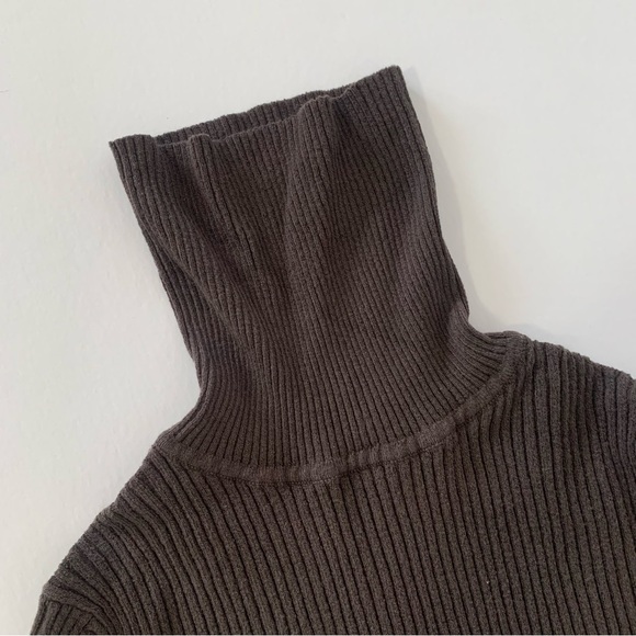 Express Brown Ribbed Turtle Neck - Picture 2 of 4